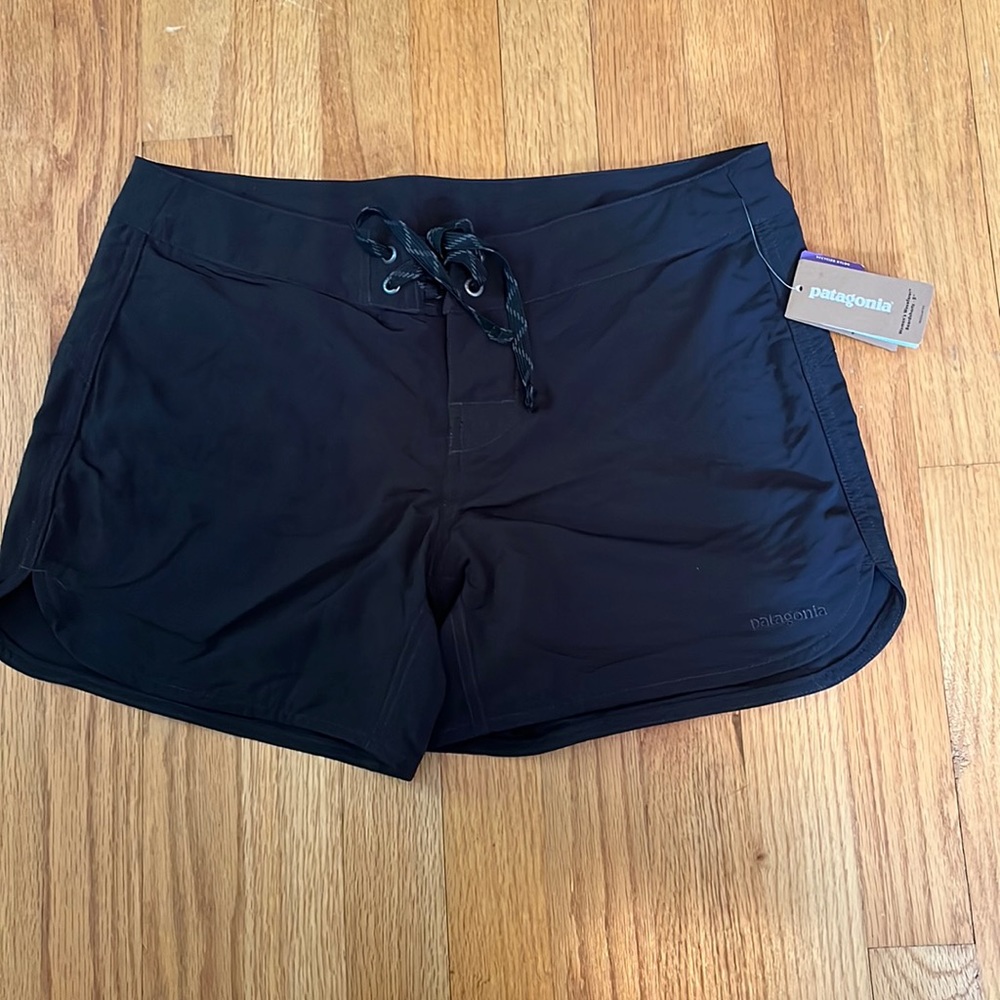 NWT Patagonia Black Wavefarer Boardshorts Regular Fit 5”
